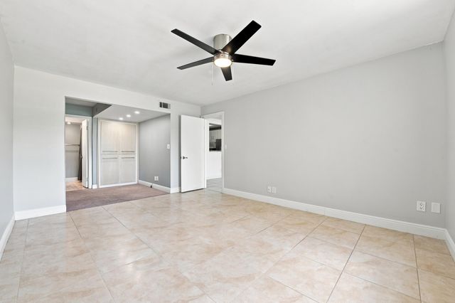 9300 SW 8th Street 219, Boca Raton, FL 33428