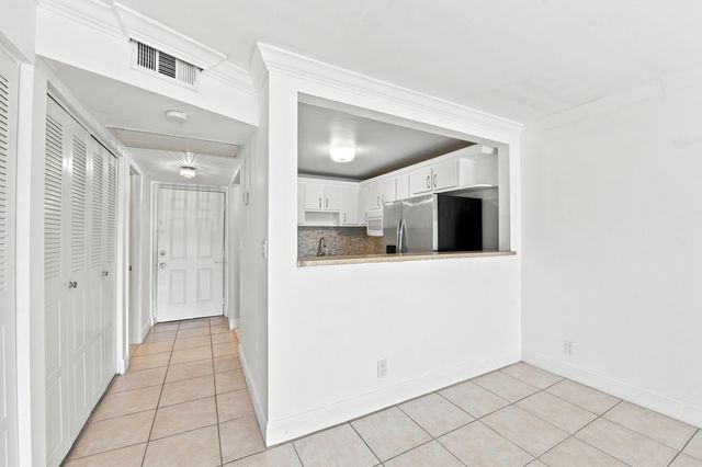 9300 SW 8th Street 219, Boca Raton, FL 33428