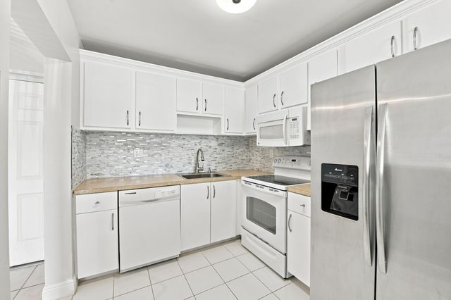 9300 SW 8th Street 219, Boca Raton, FL 33428