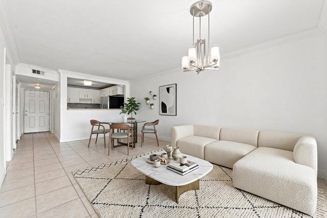 9300 SW 8th Street 219, Boca Raton, FL 33428