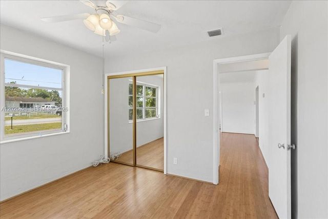 5761 SW 41st St, West Park, FL 33023