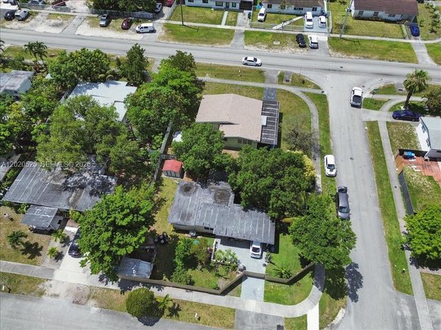 5761 SW 41st St, West Park, FL 33023