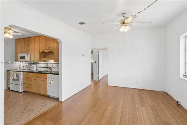 5761 SW 41st St, West Park, FL 33023