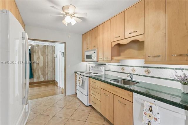 5761 SW 41st St, West Park, FL 33023