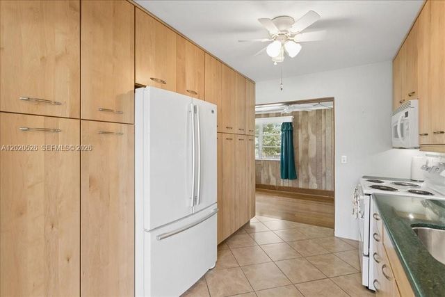 5761 SW 41st St, West Park, FL 33023