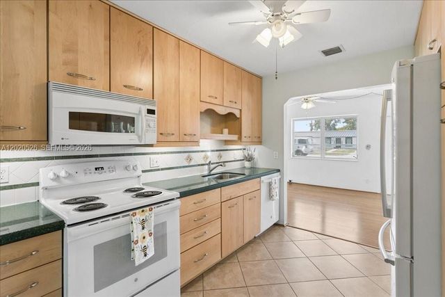 5761 SW 41st St, West Park, FL 33023