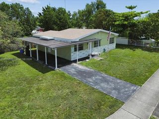 5761 SW 41st St, West Park, FL 33023