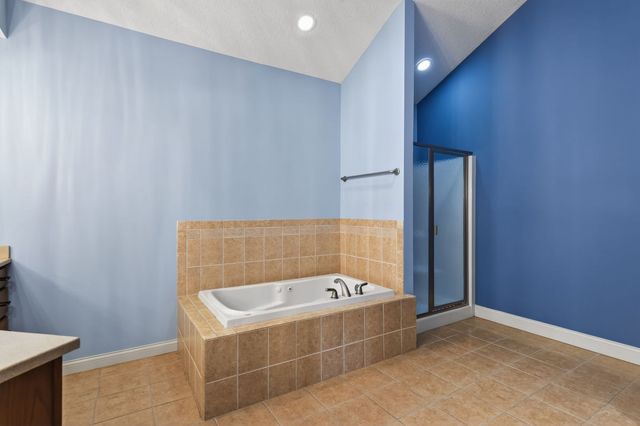 4036 River Drive 4036, Moline, IL 61265