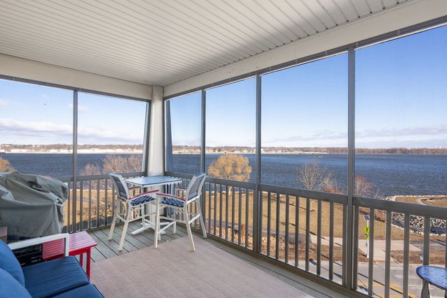 4036 River Drive 4036, Moline, IL 61265