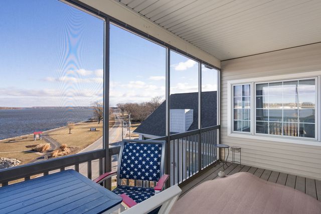 4036 River Drive 4036, Moline, IL 61265