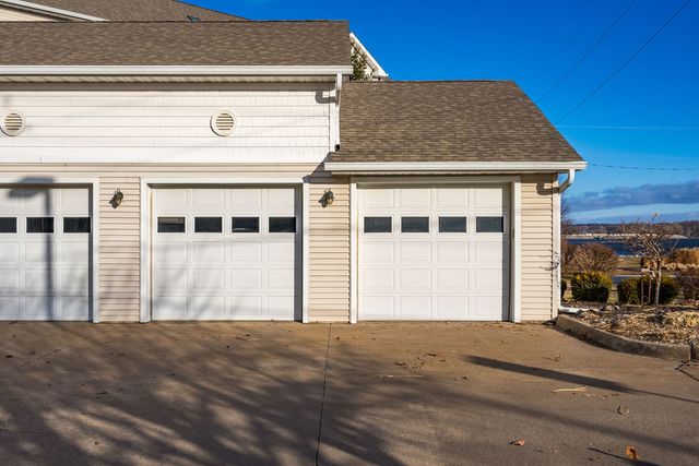 4036 River Drive 4036, Moline, IL 61265