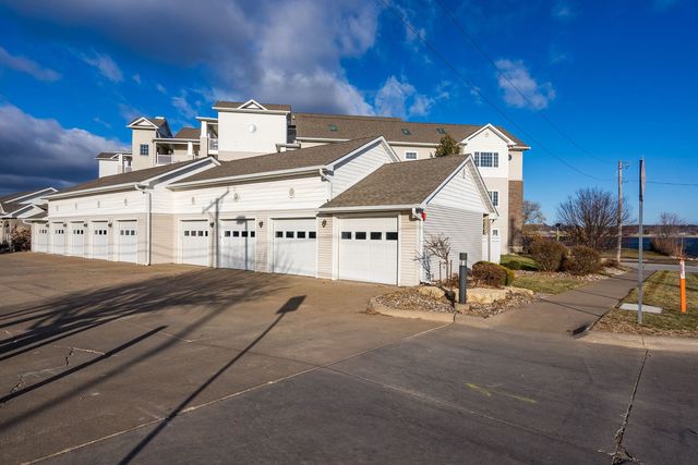 4036 River Drive 4036, Moline, IL 61265