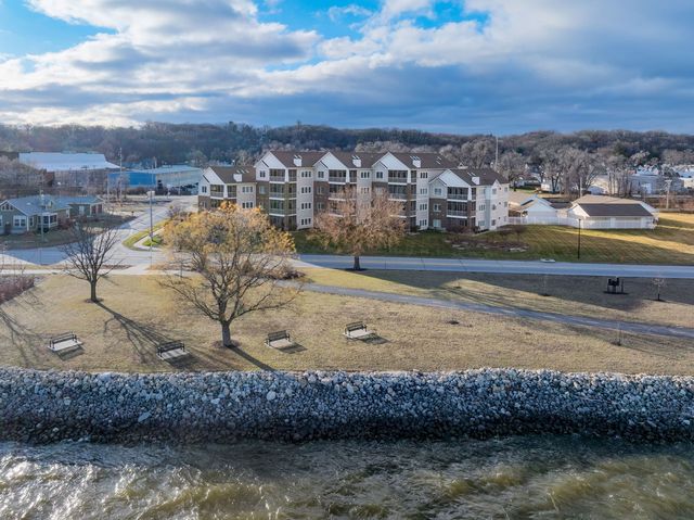 4036 River Drive 4036, Moline, IL 61265