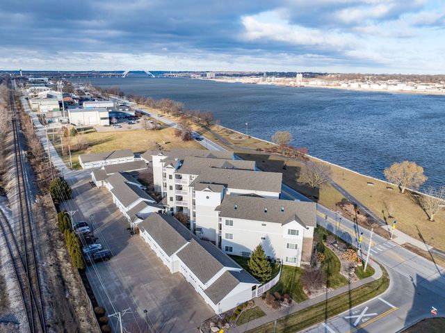 4036 River Drive 4036, Moline, IL 61265