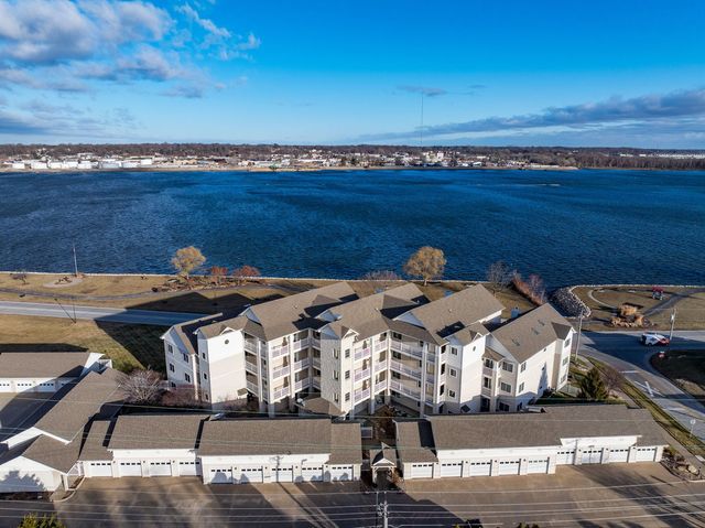 4036 River Drive 4036, Moline, IL 61265