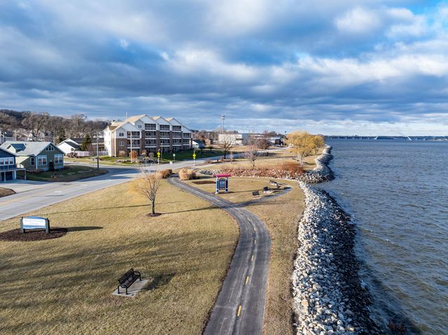 4036 River Drive 4036, Moline, IL 61265