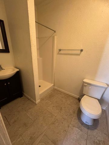 1511 N Lyon Avenue, Springfield, MO 65803