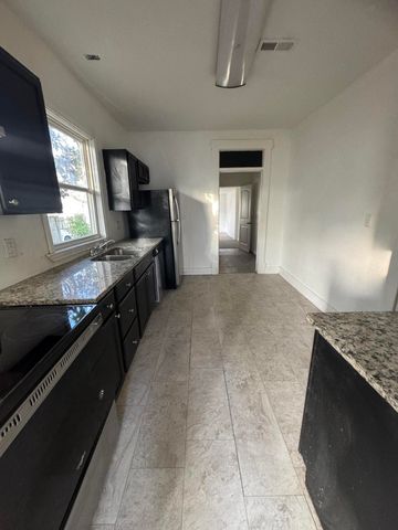 1511 N Lyon Avenue, Springfield, MO 65803