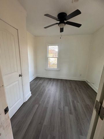 1511 N Lyon Avenue, Springfield, MO 65803