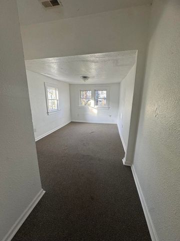 1511 N Lyon Avenue, Springfield, MO 65803