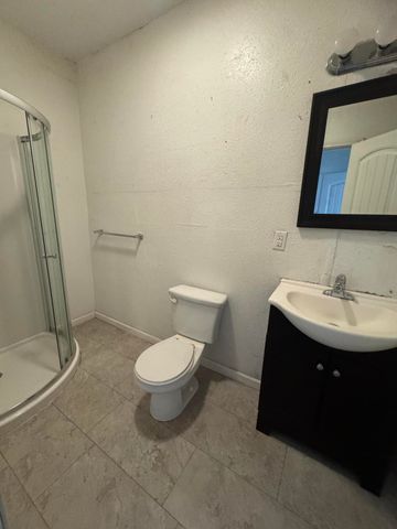 1511 N Lyon Avenue, Springfield, MO 65803