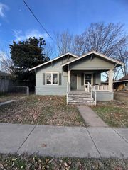 1511 N Lyon Avenue, Springfield, MO 65803