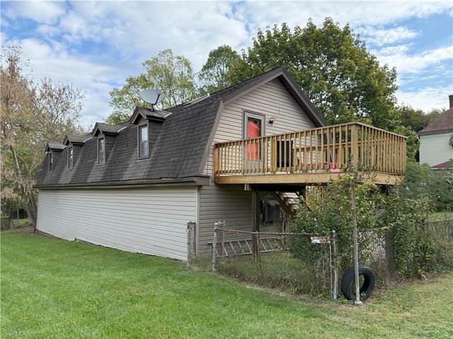 27 Richmond St, Crafton, PA 15205