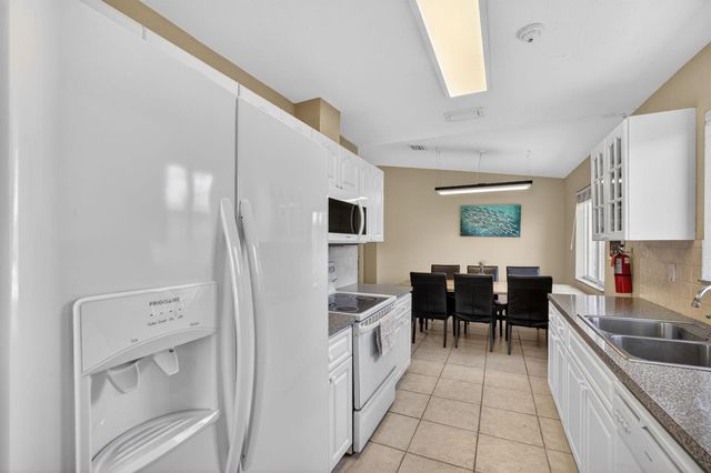 305 SW 16th Street, Fort Lauderdale, FL 33315