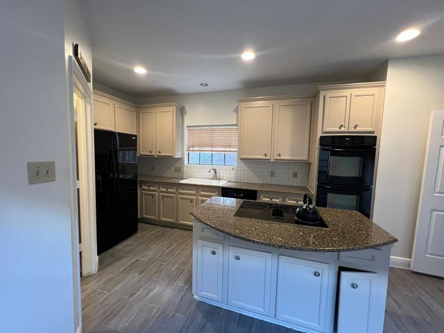 6990 Oakwood Park, Houston, TX 77040