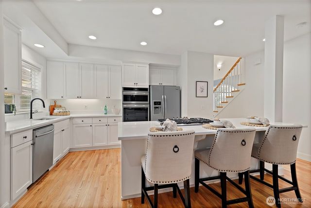 6712 127 Place SE, Bellevue, WA 98006