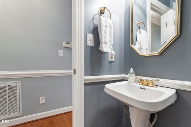 1220 Enchanted Oaks Drive, Raleigh, NC 27606