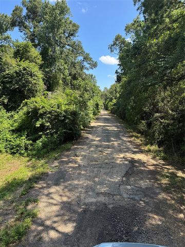 15661 Hickory Lane, Splendora, TX 77372