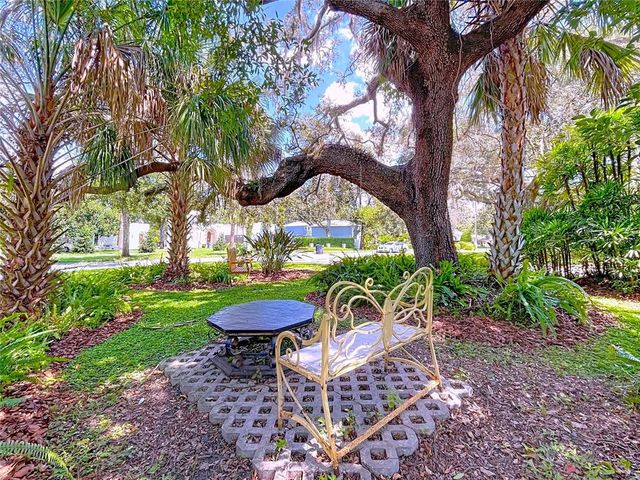 12040 RIVERHILLS DRIVE, Tampa, FL 33617