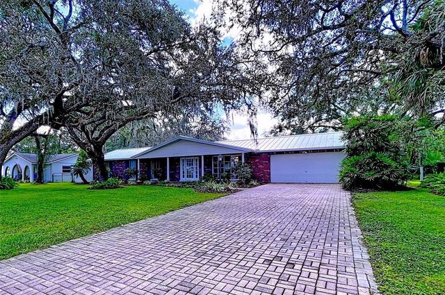 12040 RIVERHILLS DRIVE, Tampa, FL 33617