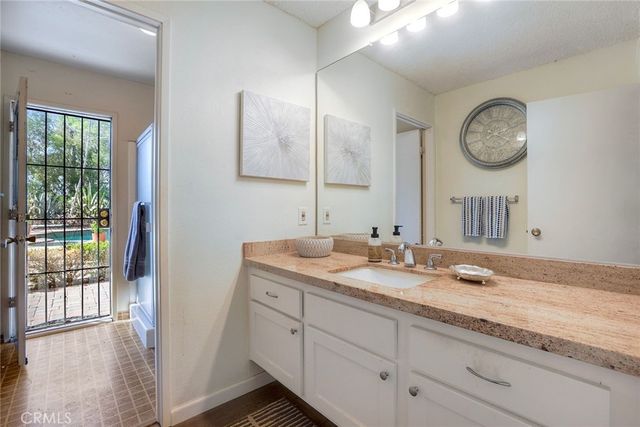 30096 Via Velez, Temecula, CA 92592