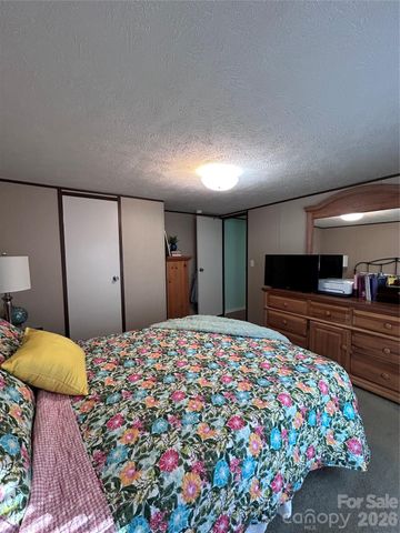 135 Phillips Road, Spruce Pine, NC 28777