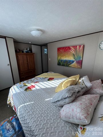 135 Phillips Road, Spruce Pine, NC 28777