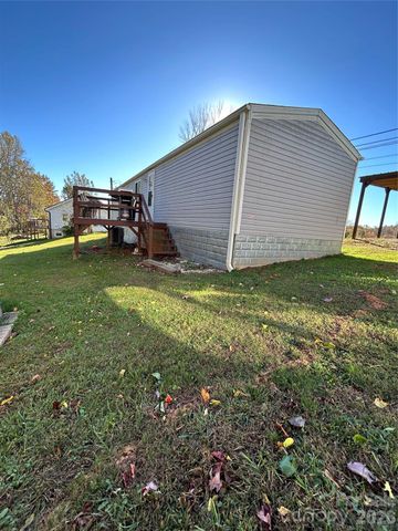 135 Phillips Road, Spruce Pine, NC 28777