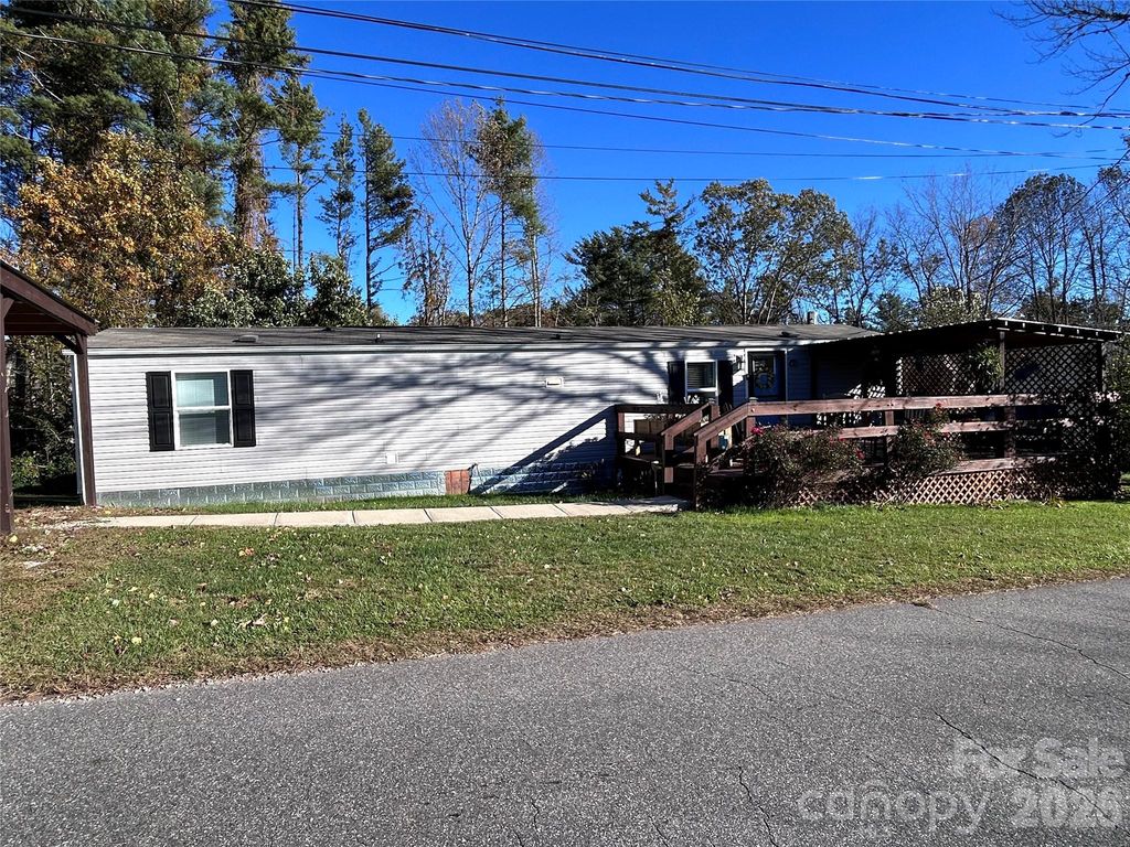 135 Phillips Road, Spruce Pine, NC 28777
