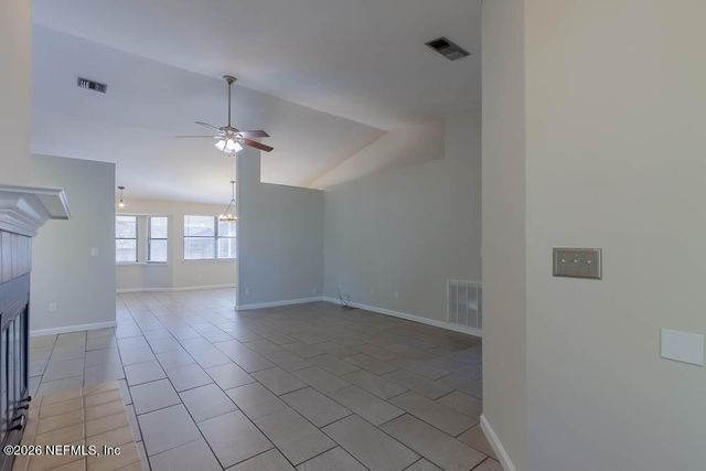 1639 PONDEROSA PINE Drive E, Jacksonville, FL 32225