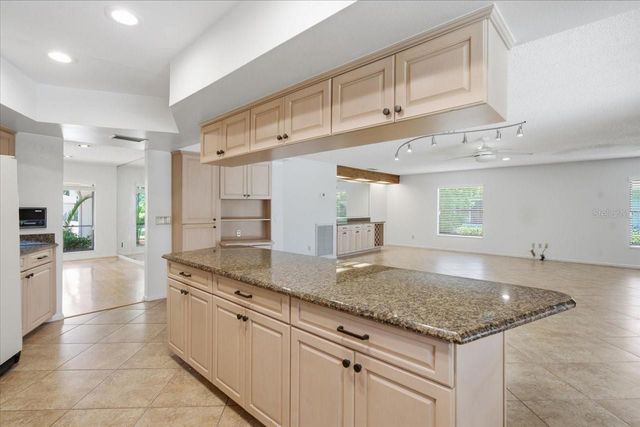 4326 MIDDLE LAKE DRIVE, Tampa, FL 33624