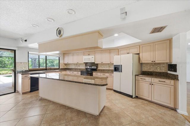 4326 MIDDLE LAKE DRIVE, Tampa, FL 33624