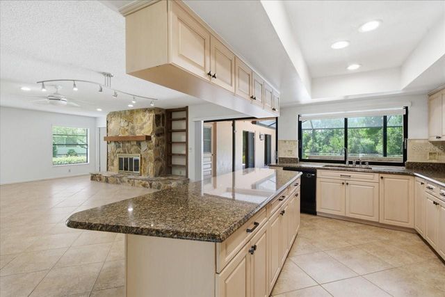 4326 MIDDLE LAKE DRIVE, Tampa, FL 33624