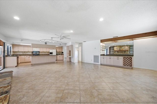 4326 MIDDLE LAKE DRIVE, Tampa, FL 33624