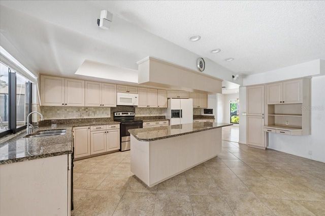 4326 MIDDLE LAKE DRIVE, Tampa, FL 33624