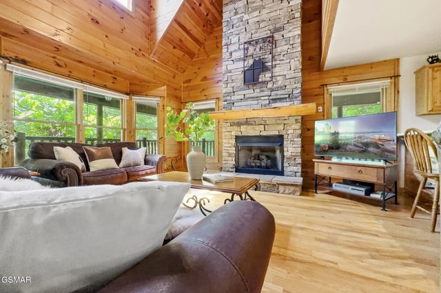 1510 McCarter Hollow Road, Sevierville, TN 37862