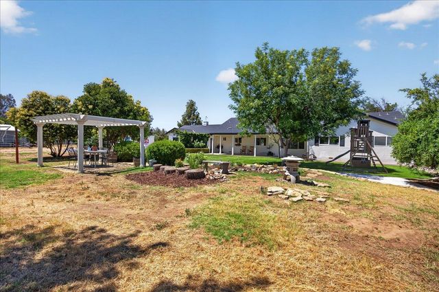 12583 Heather Lane, Clovis, CA 93619
