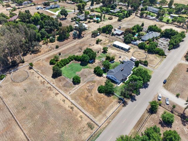 12583 Heather Lane, Clovis, CA 93619