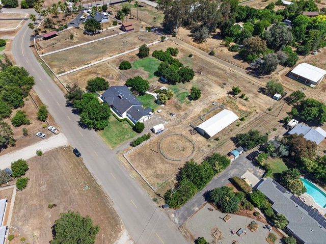 12583 Heather Lane, Clovis, CA 93619