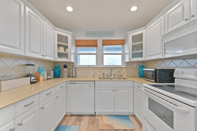 4003 Indian Beach Drive, Galveston, TX 77554